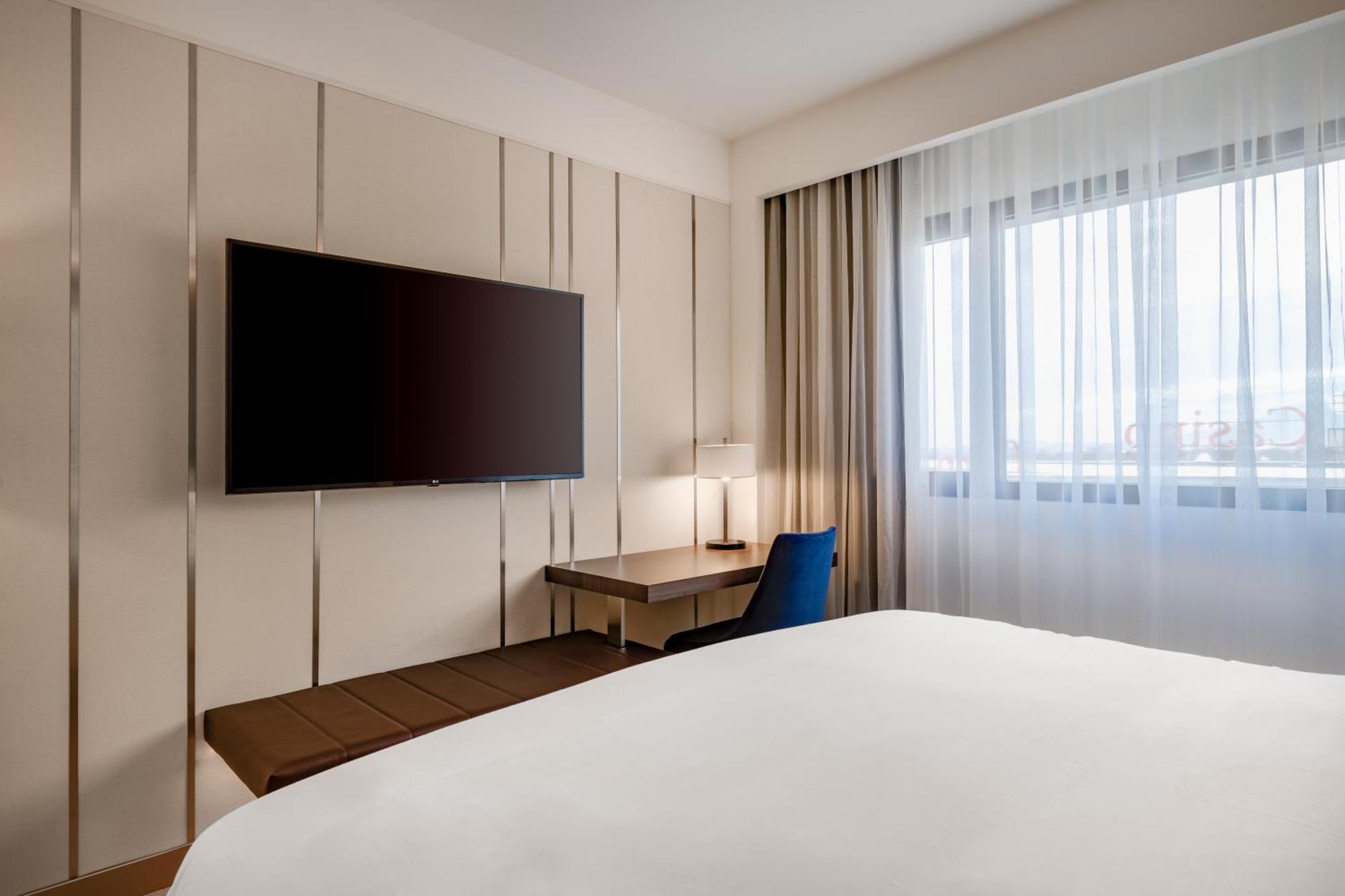 Ac Hotel By Marriott 圣朱利安恩因 外观 照片