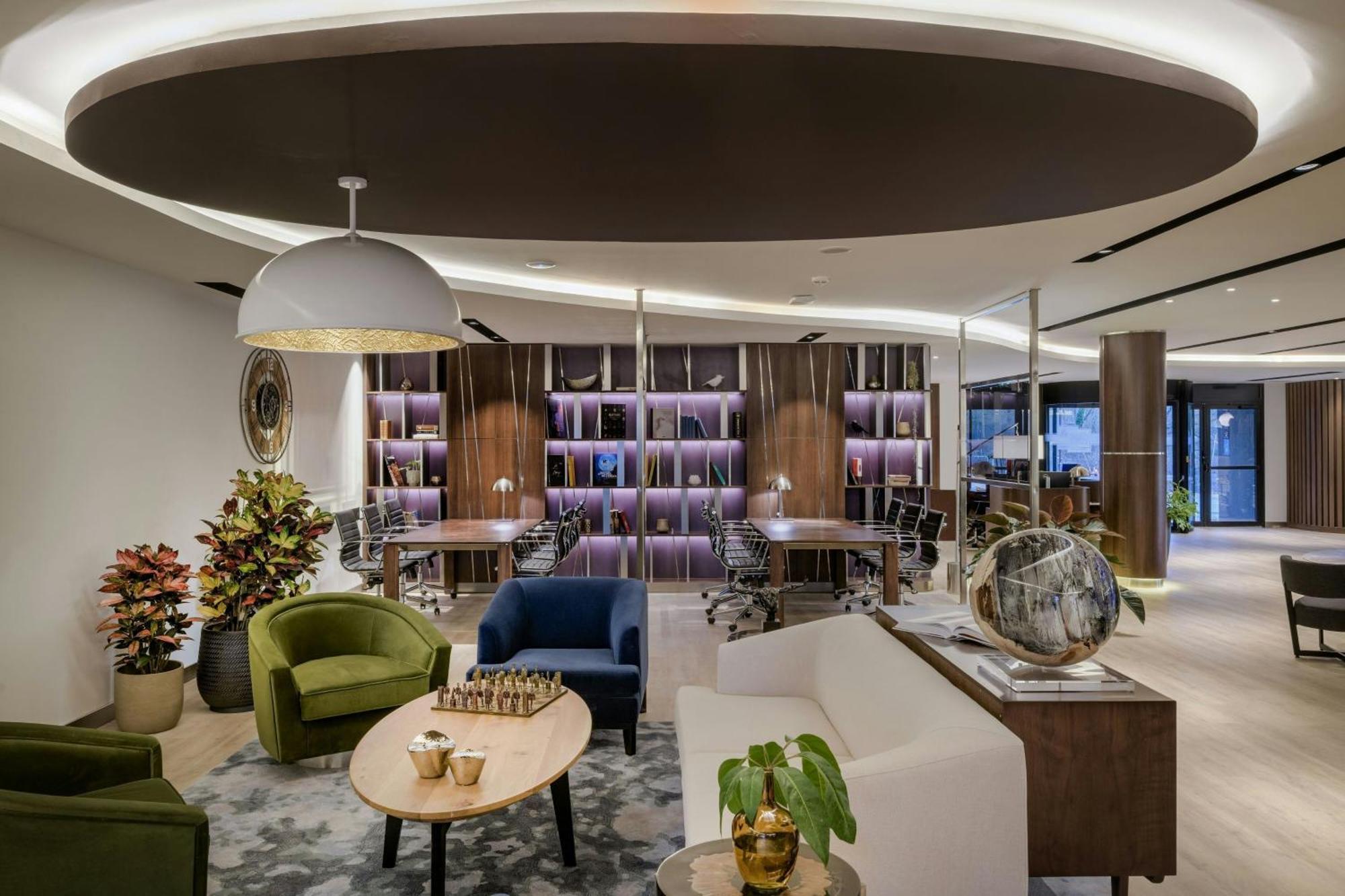 Ac Hotel By Marriott 圣朱利安恩因 外观 照片