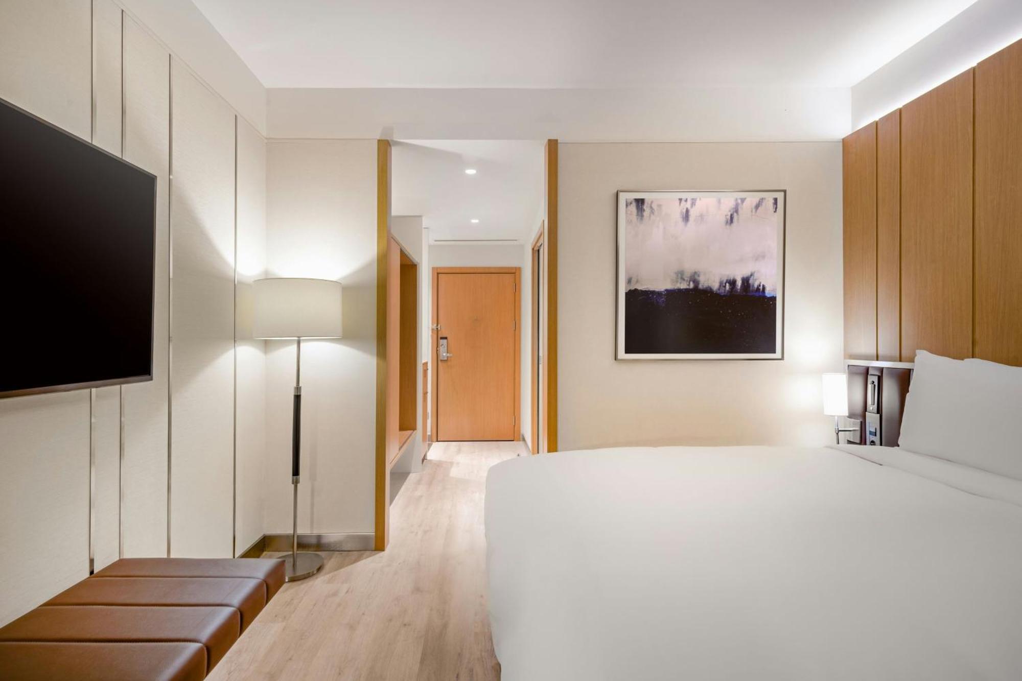 Ac Hotel By Marriott 圣朱利安恩因 外观 照片